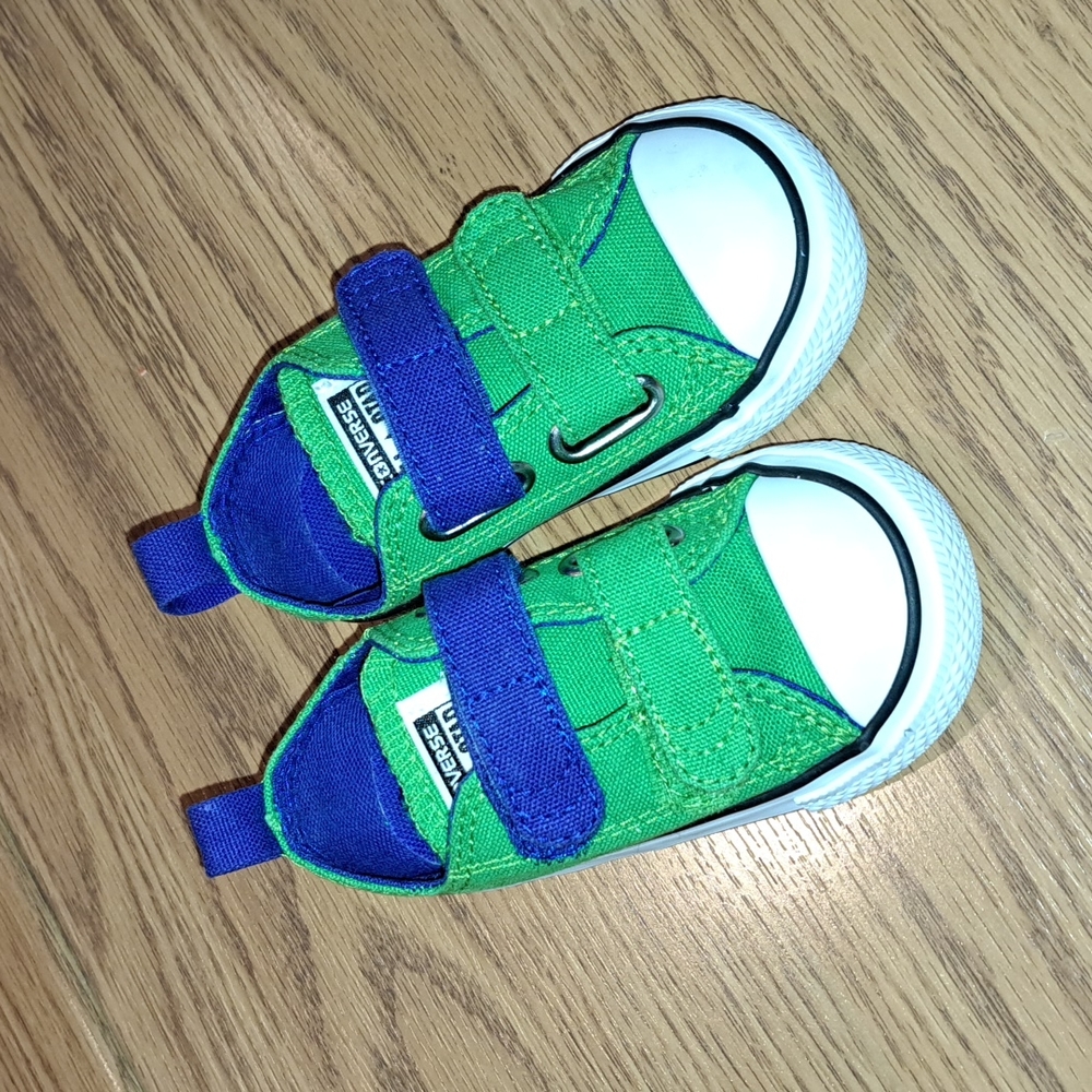 Infant converse shoes